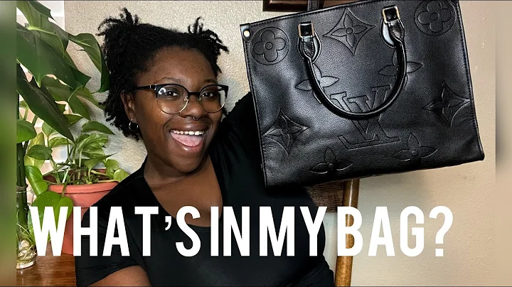2022 WHAT'S IN MY BAG | NADIA DAVIS