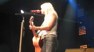 Miranda Lambert- White Liar Jiffy Lube Live 7/28/13