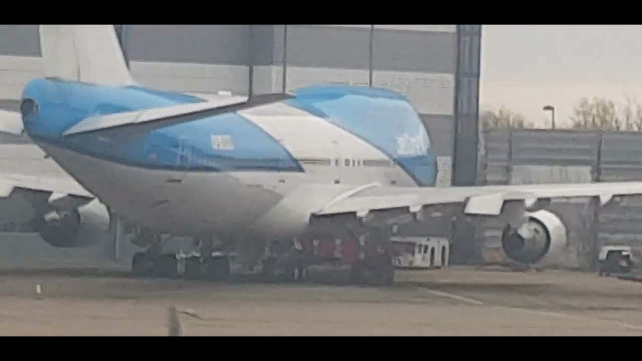 here-is-the-jumbo-747-in-stansted-airport-saturday-1-april-2023-youtube