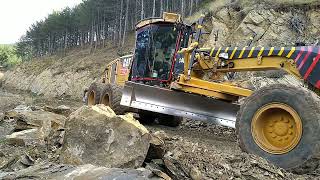 CAT 140M KAYA CANAVARI#rock monster#jungle #grader