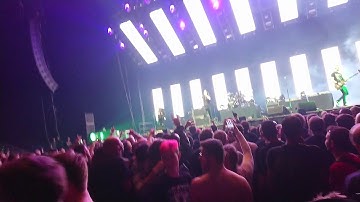 Alter Bridge - Metalingus LIVE at Arena Birmingham [Moshvid]