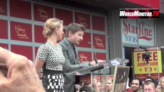 Jeremy Renner Hilarious speech at Scarlet Johansson walk of fame induction ceremony