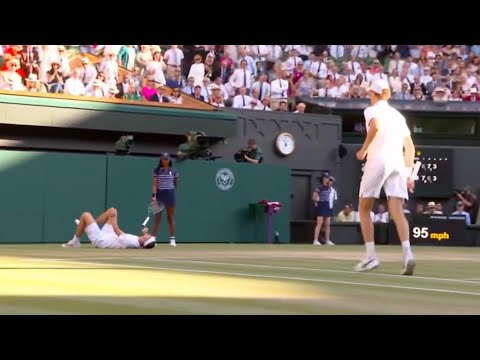 Video Alexander Zverev fall down on court run , Jannik Sinner ran towards him & did heart winning gesture