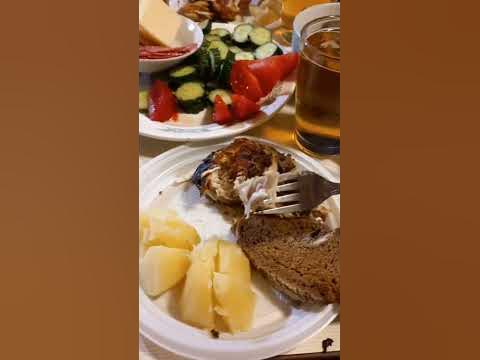 Курочка на углях с картошечкой на ужин на даче так вкусно. - YouTube