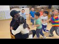 Watch This ! How Chinese Children Surprise A Black Man on His Birthday! Black in China !