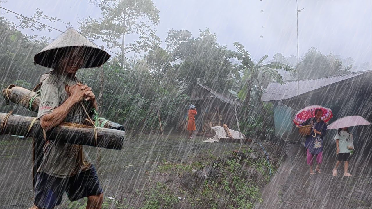Прогулка под проливным дождем с громом и сильным ветром | Проли дождь обрушился на деревни Индонезии