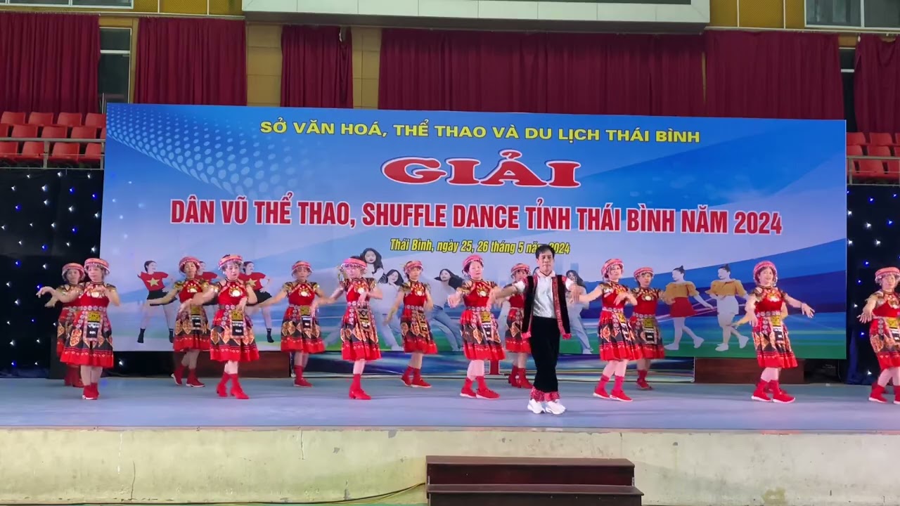 Bản làng em đội Phú Lương thể hiện