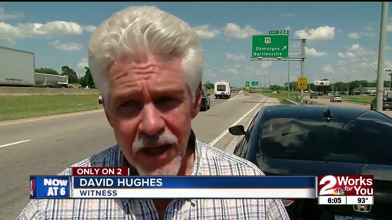 Good Samaritans help man after crash - YouTube