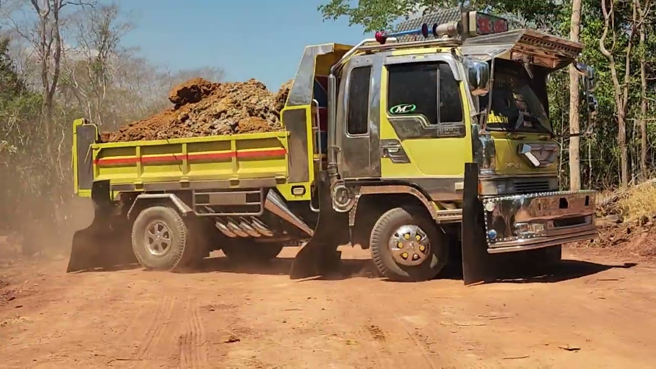 งานด่วนชายแดนทำทางส่งกำลังสนับสนุน....