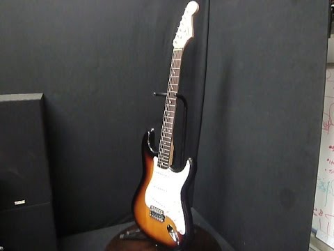 Squier by Fender スクエア エレキギター 状態良好 - YouTube