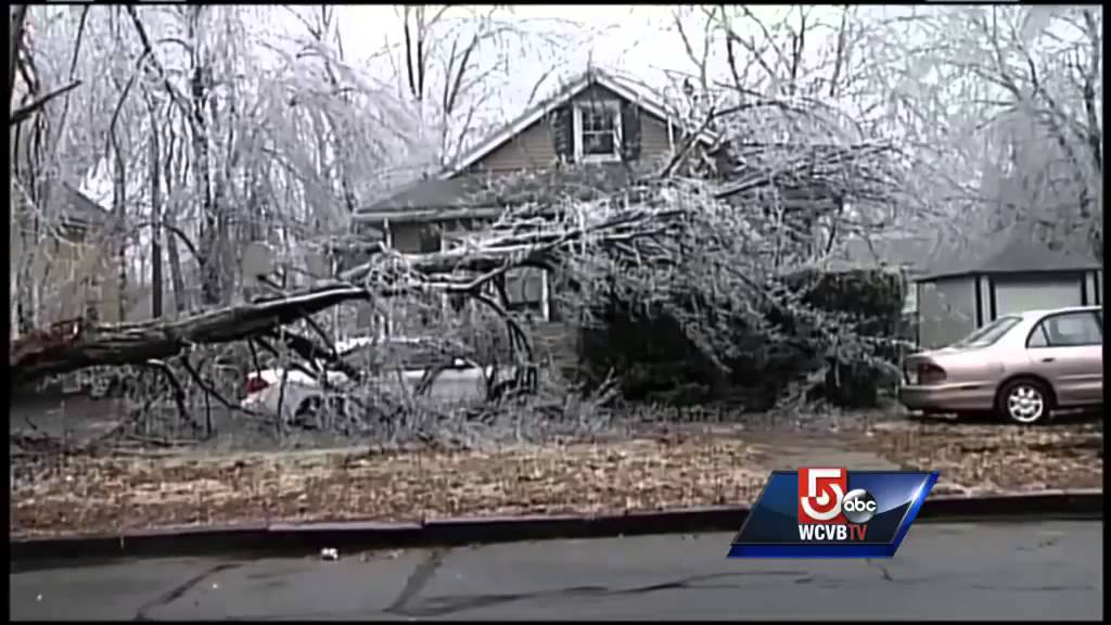Electric crews prepare for storm - YouTube