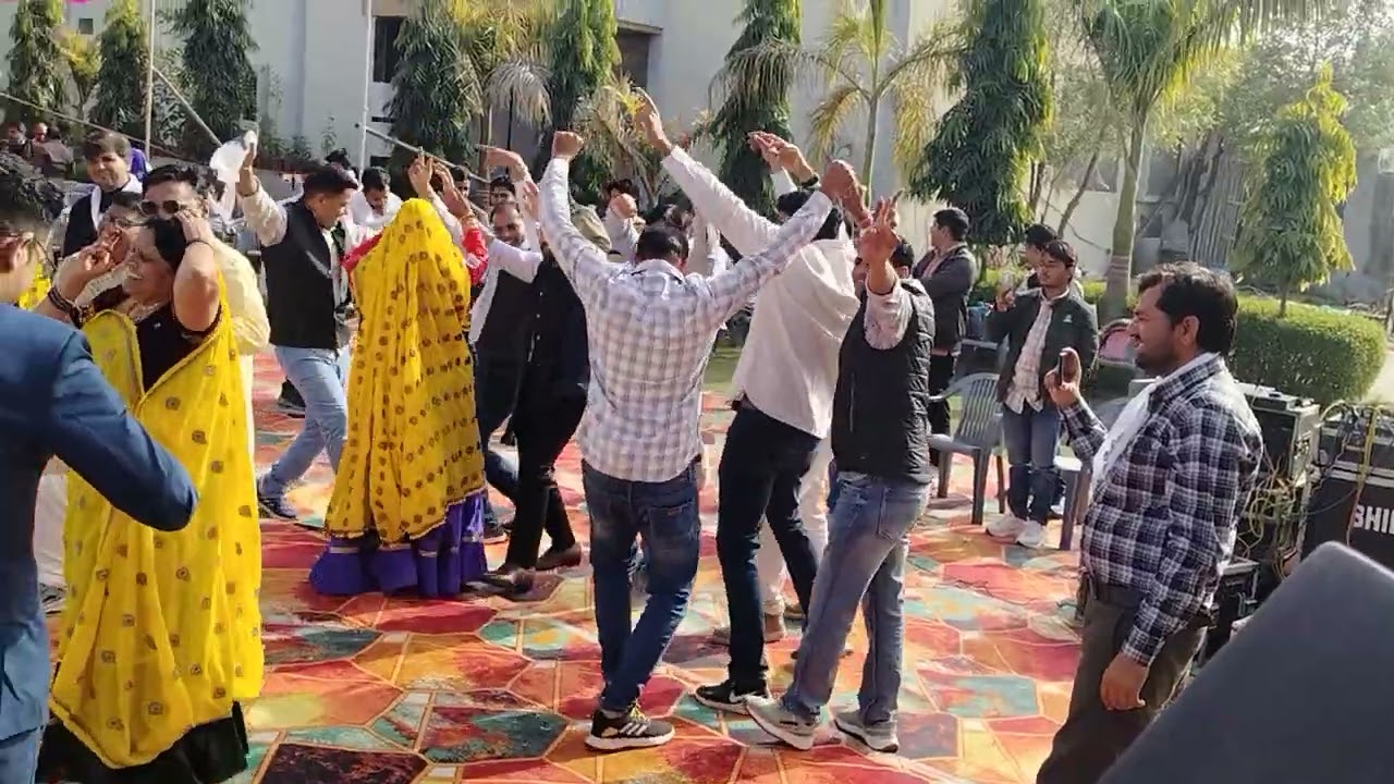 सिंगर दिलखुश खाट ओर धारासिंह टाईगर ओर डांसर खेमराज भामूवास ने मचाई धूम लाइव स्टेज प्रोग्राम में 