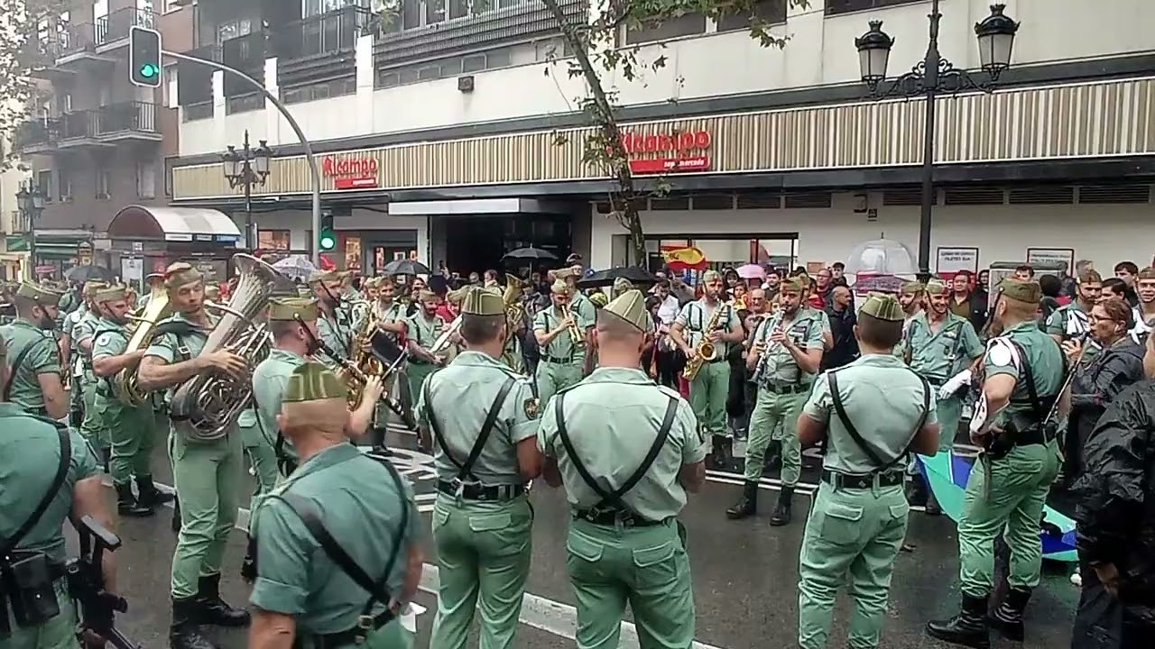La legión al Ritmo de 'Amparito Roca' — ¡Tradición y Orgullo en Marcha!