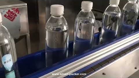 Automatic single label water bottle rolling labeling machine running video