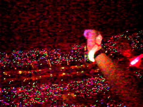 Coldplay Köln 15.12.11 - Charlie Brown - Glowing In The Dark