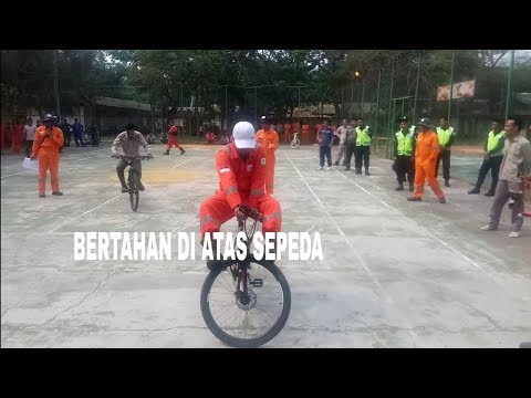 Video: Bersepeda Sepi Di Sahara Barat - Jaringan Matador