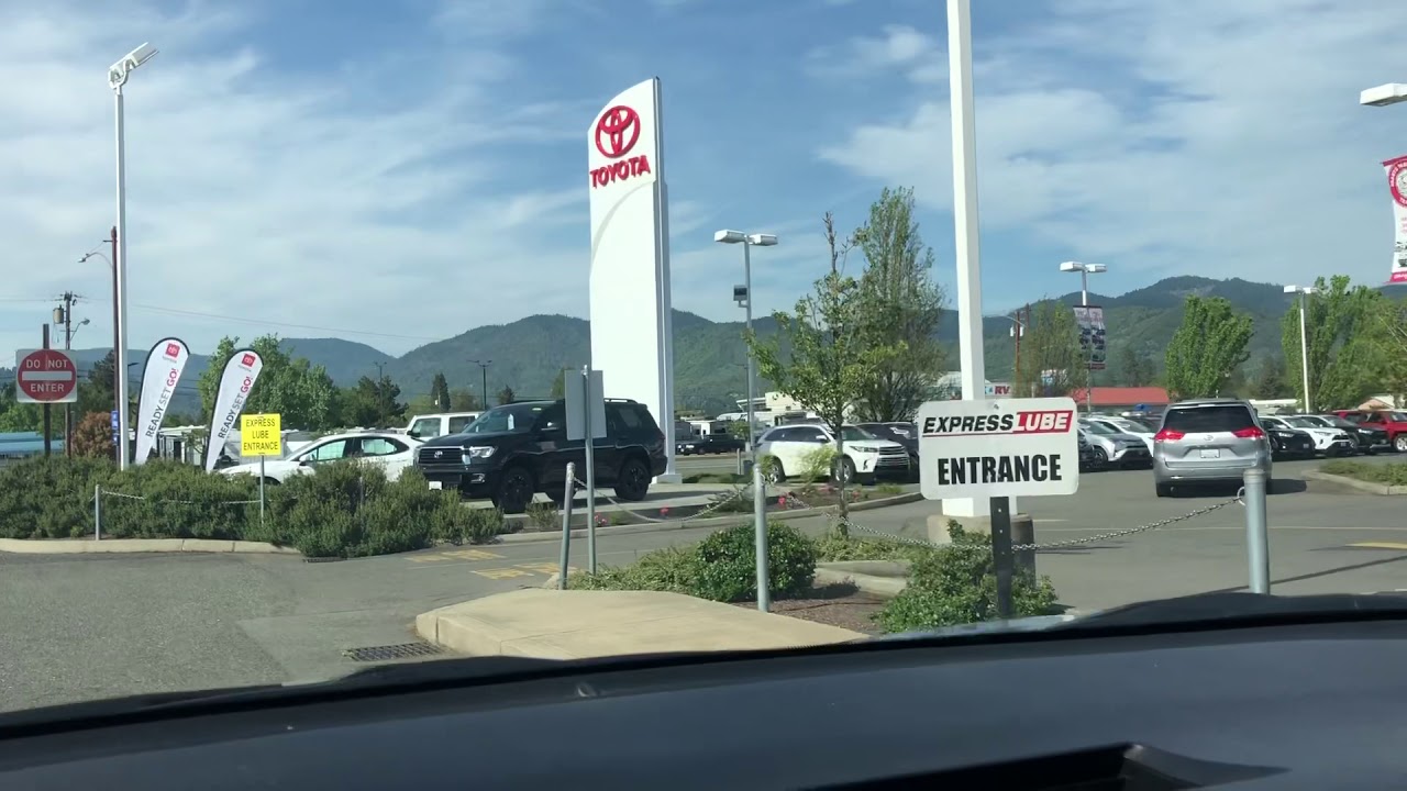 Grants Pass Toyota Express Lube - YouTube
