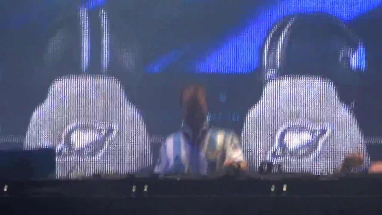 Dash Berlin - Man On The Run @ A State Of Trance 650 Buenos Aires [ HD ]