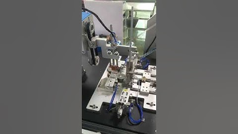 Automatic assembly of magnets