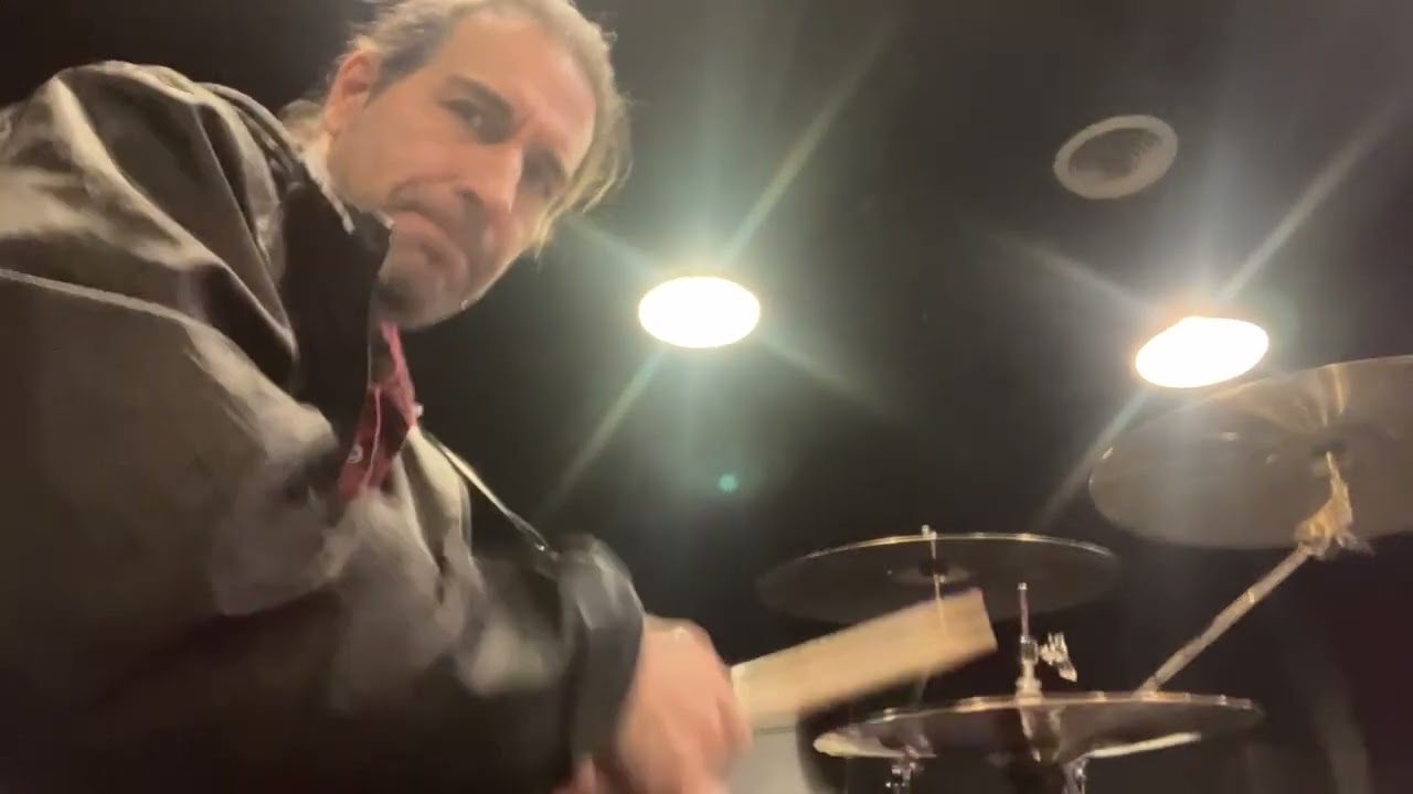 Репетиции группы Джина Симмонса - Leedy 60’s 5x14 хромовая пластинка