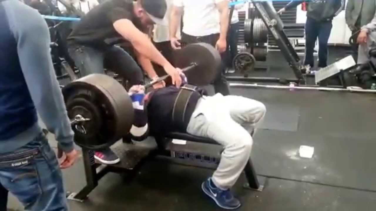 Nabeel Asghar Lifts 232 5kg The Rock Gym Benchpress For Syria