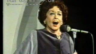 Zarah Leander sings Wunderbar in 1977 chords