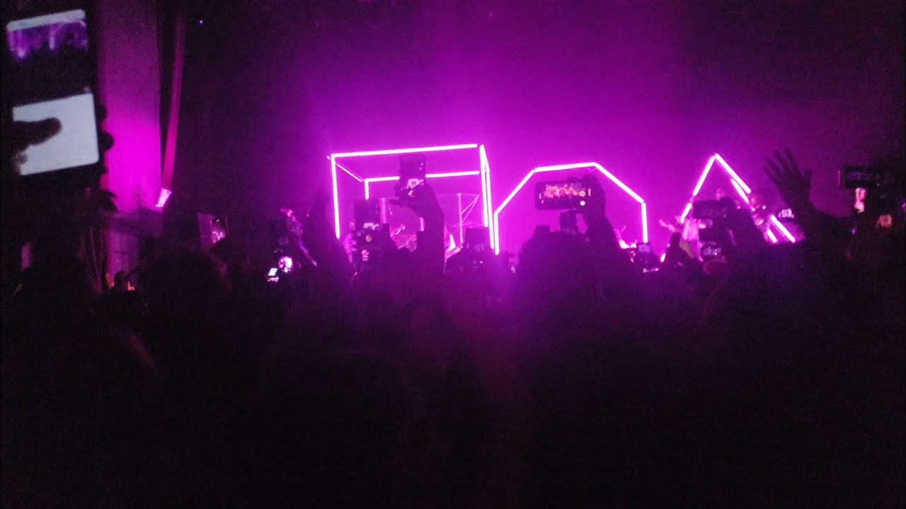 Summertime In Paris || The Willow Erys Tour