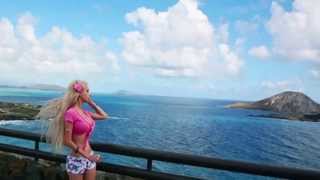 Valeria Lukyanova Amatue 21 barbie - whit Electro House   Music