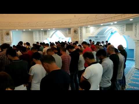 لطفى الدين في صلاة الجمعة في مسجد الصداقة فى أوكرانيا