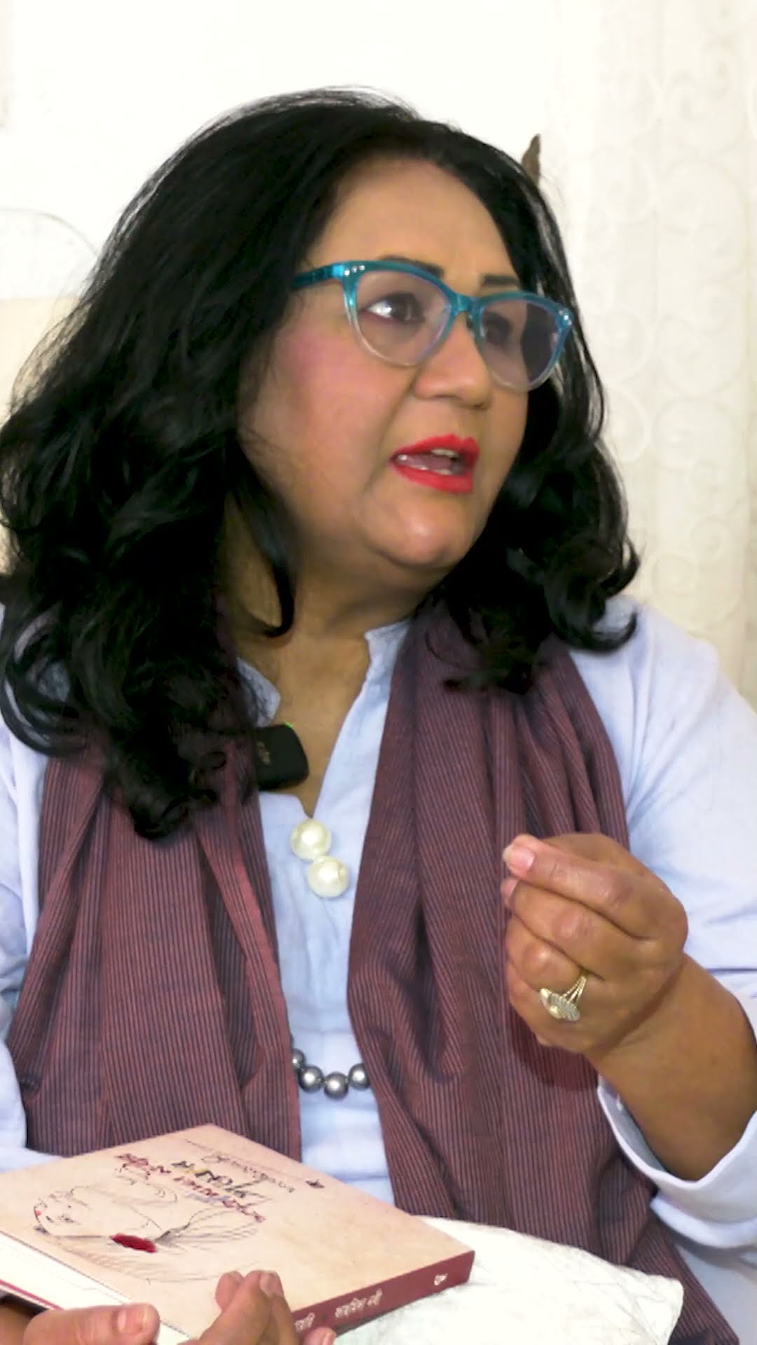 ভক্তদের জন্য বই আনলেন ফাহমিদা নবী #fahmidanabi #fahmida #singer #somoytv #shorts
