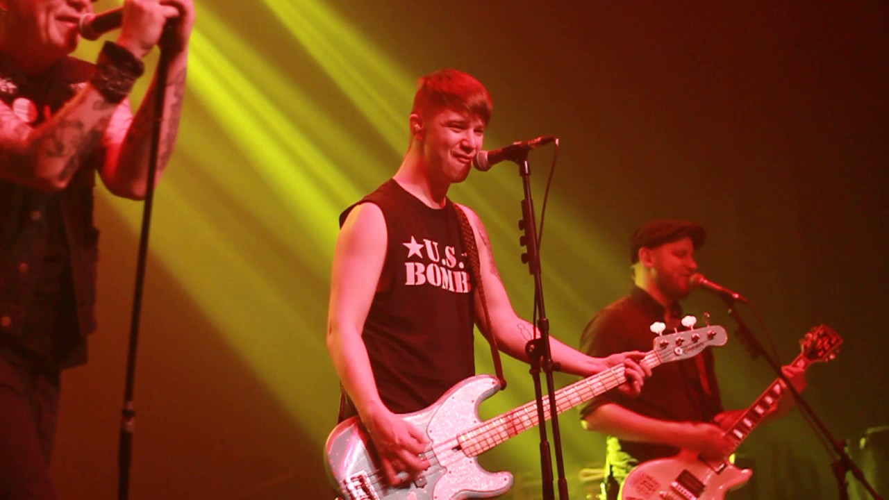 ТАРАКАНЫ! Краснодар 15.04.2017. Кто-то из нас двоих. - YouTube