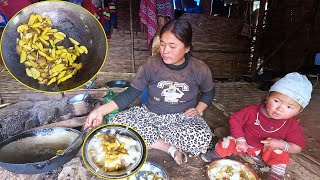 Jina & Jonson's meal time in middle hut || Sanjip helping parents in village@Sanjipjina