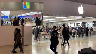 Microsoft Store Vs Apple Store - Crowd comparison