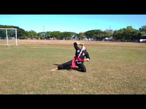 Preman menindas warga, tapi pemuda kungfu menghajarnya dengan jurus mabuk!