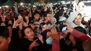 Didi Kempot Admires Manthous' Figure