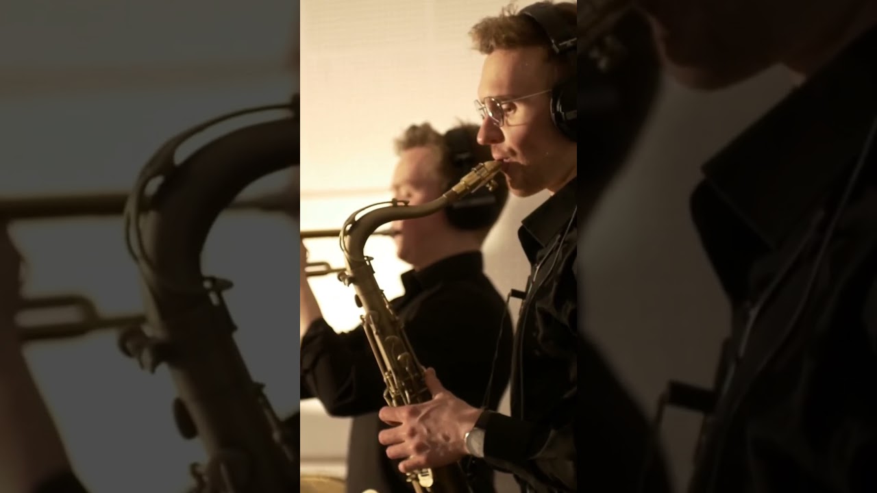 Стоят девчонки • Дмитрий Кузнецов & The Little Big Band 