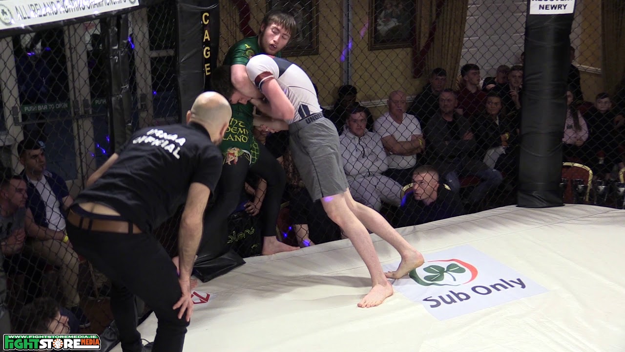 Dee Prior vs Darren O'Brien - Cage Legacy 11 newspaper mockup