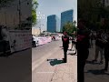 Reforma judicial desata protesta frente a embajada de Estados Unidos