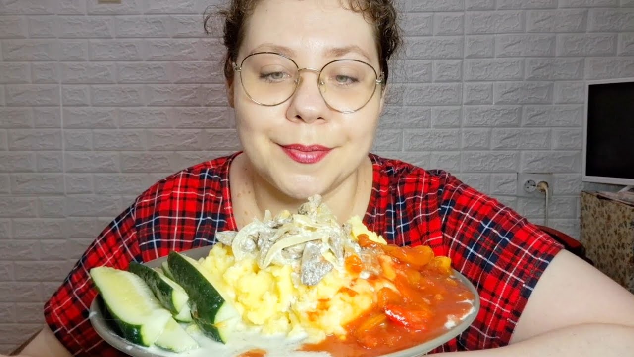 Мукбанг Обжор Пюре с Куриными Сердечками, Лечо