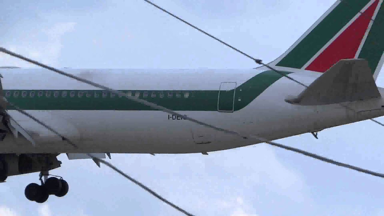 Alitalia Boeing 767-33A/ER Landing Runway 10 as AZA #628 from LIRF / FCO to Chicago O'Hare airbus a220