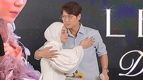 LESTI KEJORA PELUK DAN CIUM TANGAN SUAMI TERCINTA RIZKY BILLAR SAAT POTONG TUMPENG