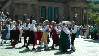 Video thumbnail of "Swedish traditional folk dance: Hambo & Väva Vadmal"