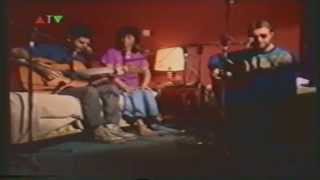 Leon Gieco, Gustavo Santaolalla, Isabel Parra. Amigos tengo por cientos.