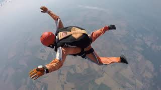 Jaroslav AFF level 6 (backflips, turns, separation)