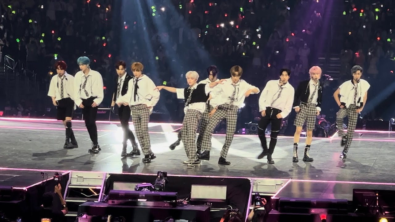 4k 220821 THE BOYZ ’The Stealer' Kcon LA 2022