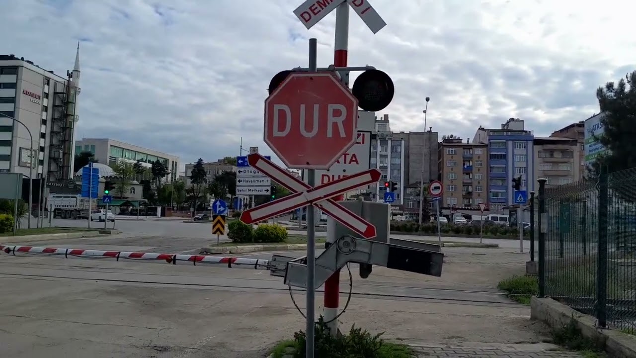 TCDD DE 24 283 Yük Treni Samsun Gar'a giriş.  Km: 710 +