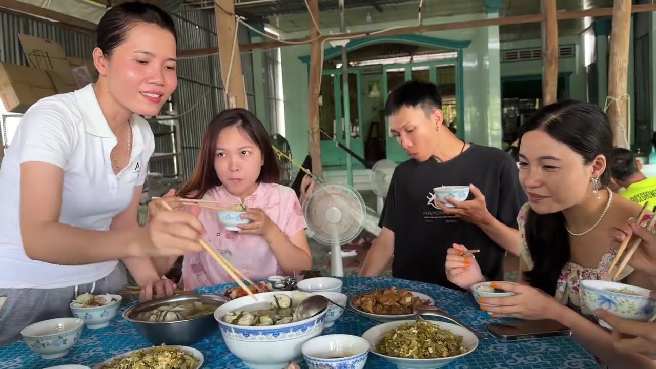 给越南老丈人家建房，丈母娘刚从中国回来，大伯家就来挑事？