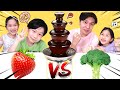 巧克力噴泉挑戰！好有趣~親子遊戲~Chocolate fountain Challenge！So Much Fun~