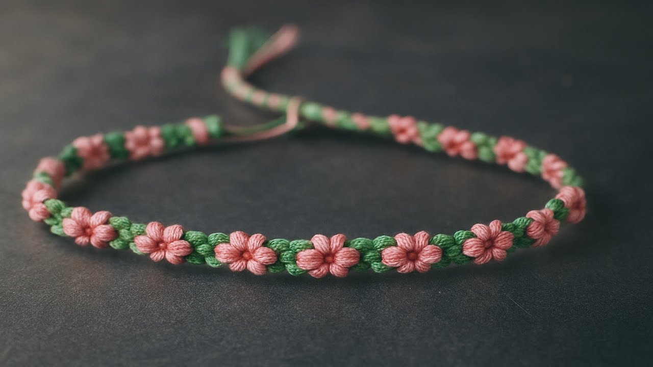 Сделайте красивый цветочный браслет с простым макраме