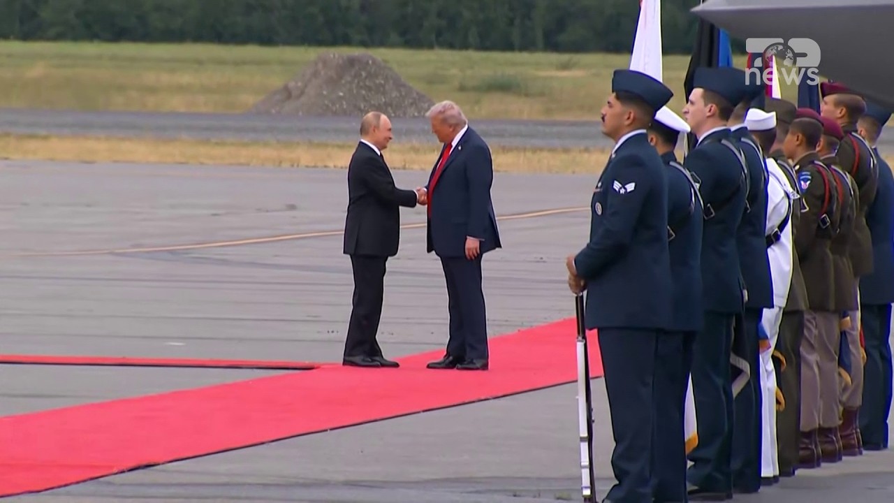 Top News - Trump fal Putinin, zbut sanksionet / Flasin në telefon për luftën dhe paqen